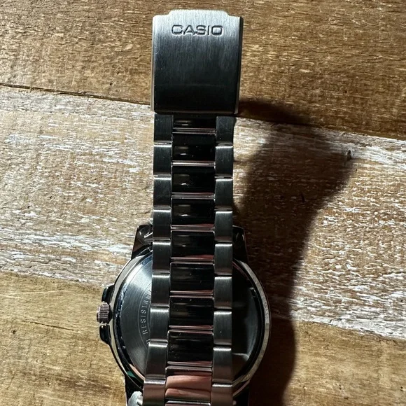 Men’s Casio Silver Watch with White Dial - Picture 4 of 4